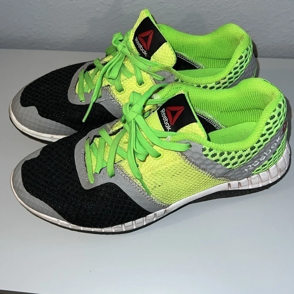 Kids unisex size 5 sneakers Reebok lime green, yellow, black, grey weightlifting